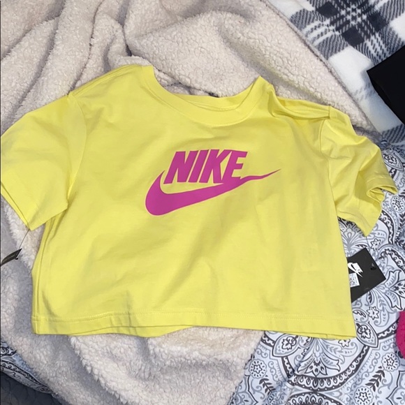 nike crop top yellow